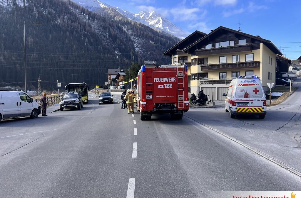 Verkehrsunfall mit Bus