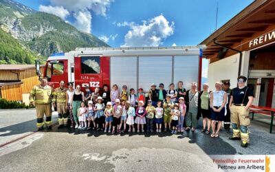 Der Kindergarten besuchte uns in der Feuerwehrhalle