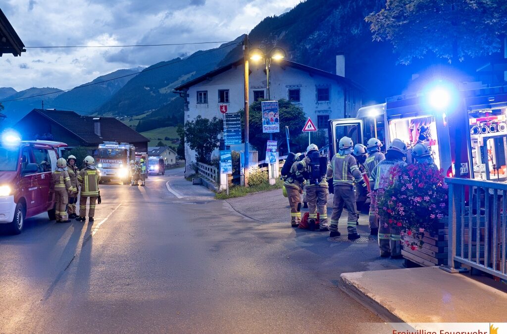 Gemeinschaftsübung der Feuerwehren Pettneu und Schnann