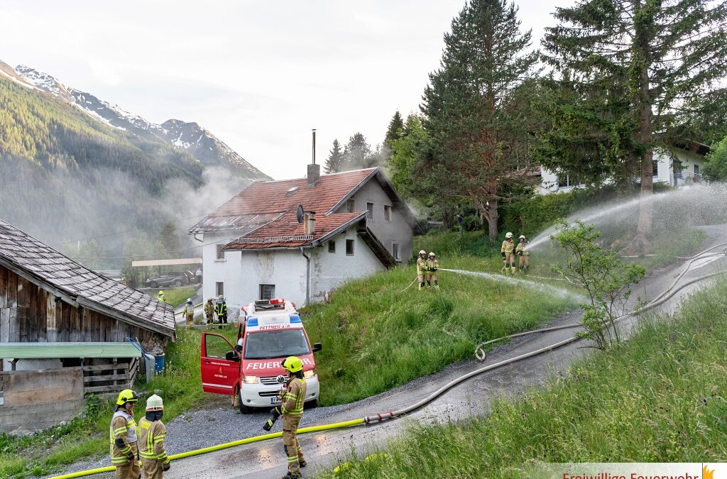Gemeinschaftsübung der Feuerwehren Pettneu und Schnann