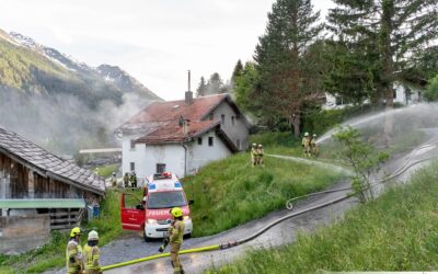 Gemeinschaftsübung der Feuerwehren Pettneu und Schnann